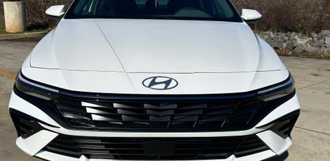 Hyundai Elantra 2024