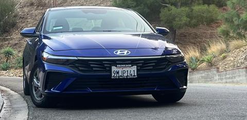 Hyundai Elantra 2024