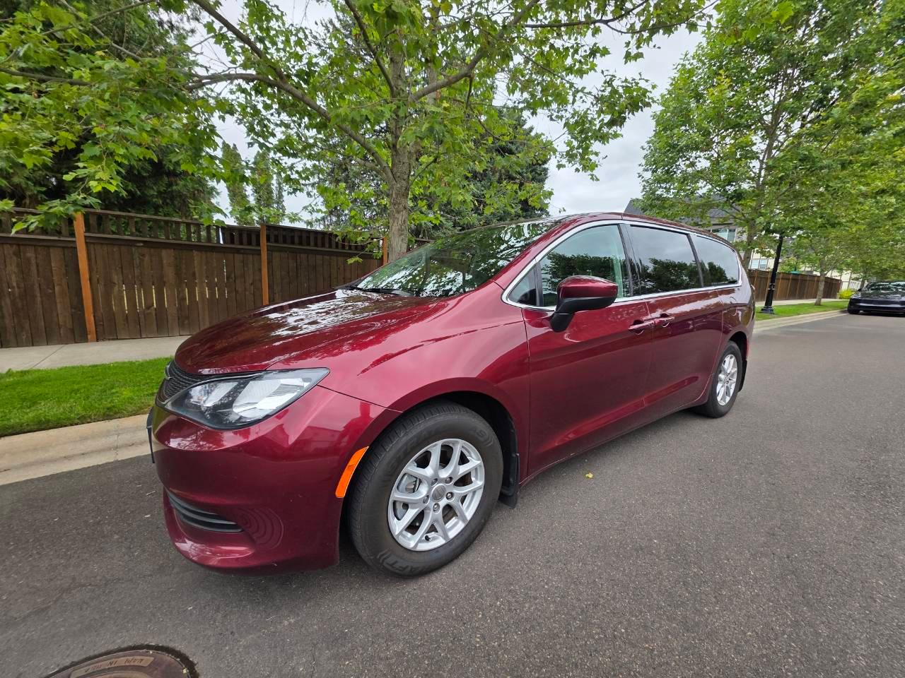 Chrysler Pacifica 2017 in Portland, OR