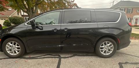 Chrysler Voyager 2023
