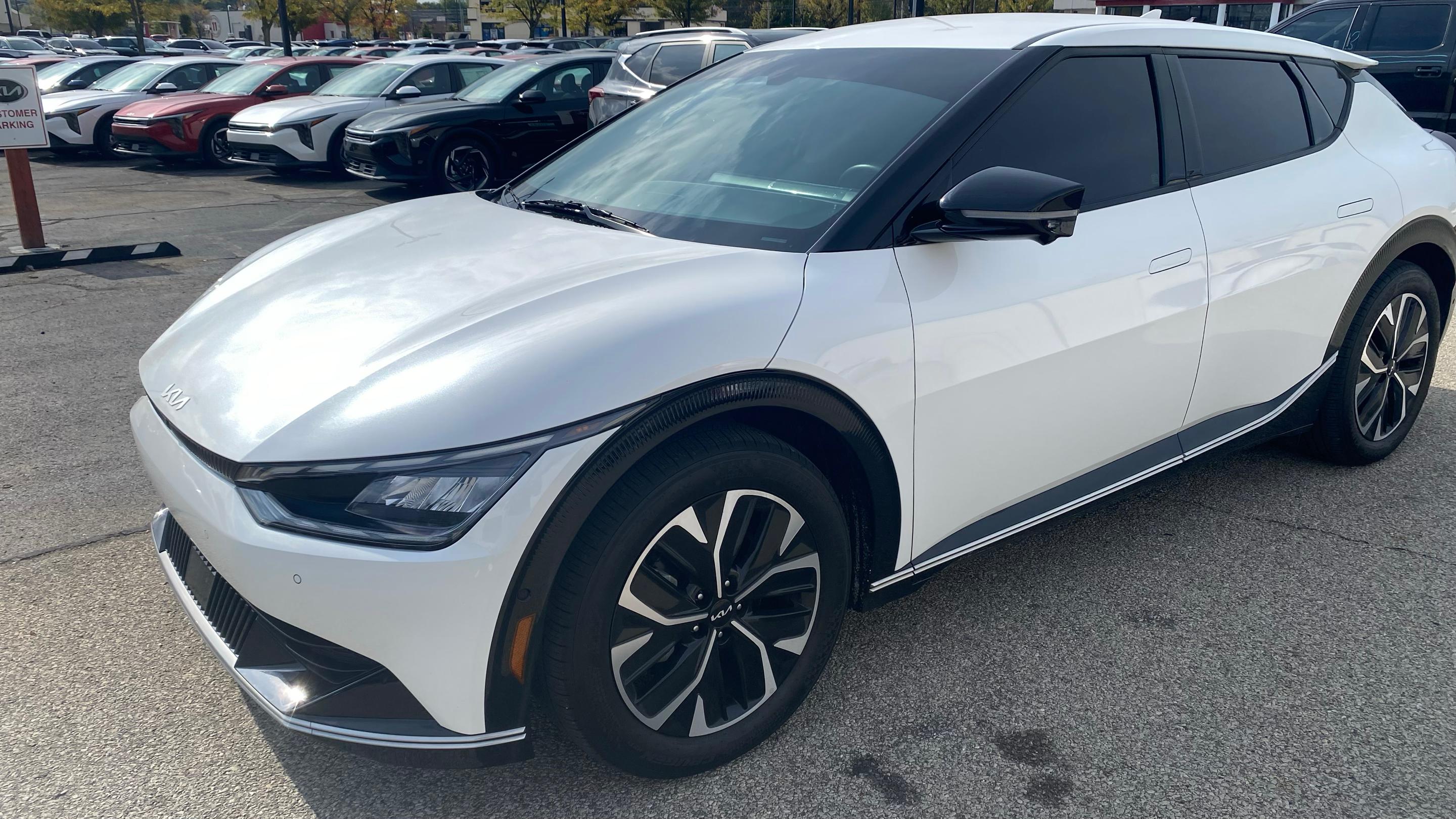 Kia EV6 2023 in Louisville, KY