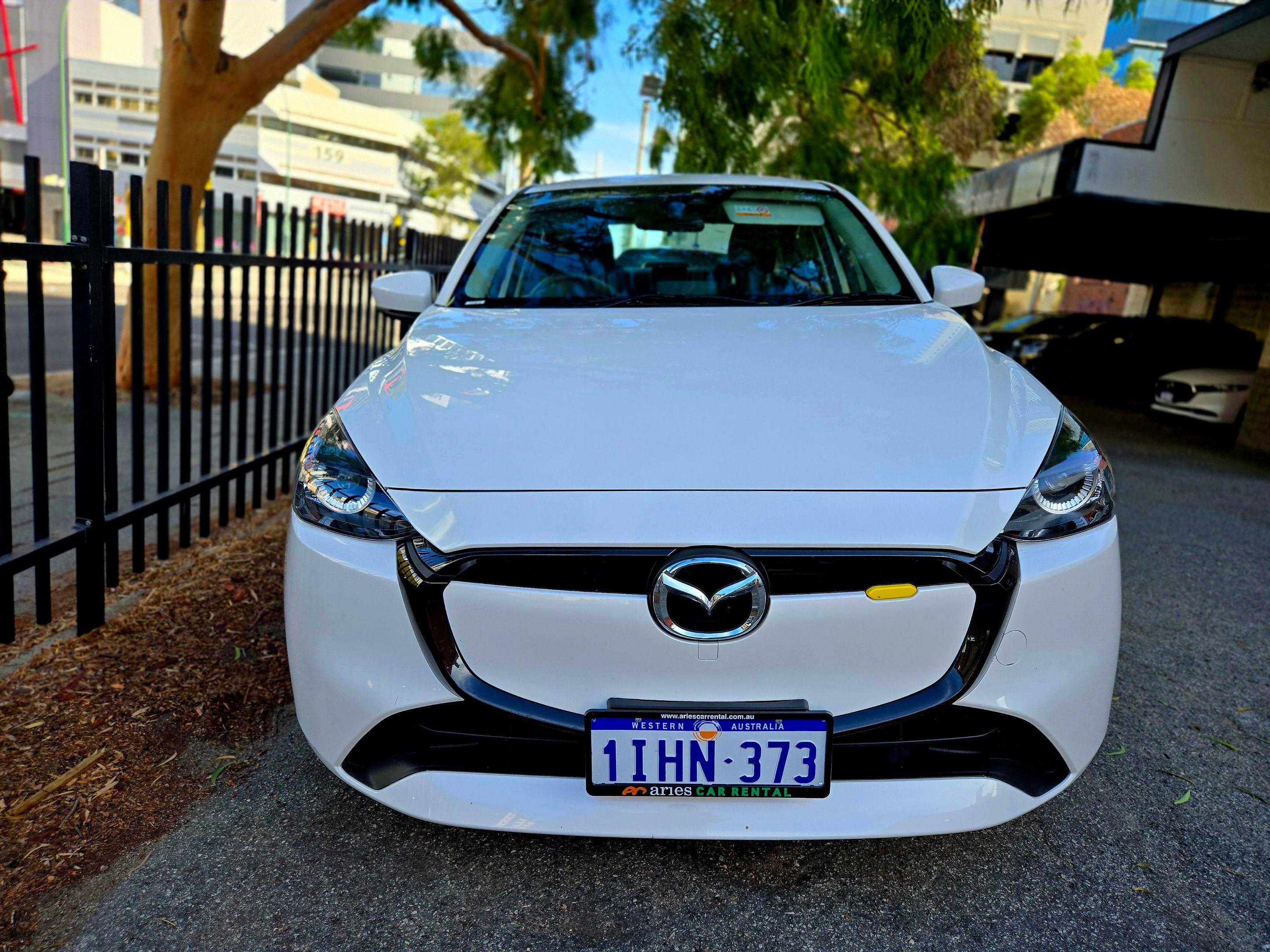 Mazda MAZDA2 2024 in 