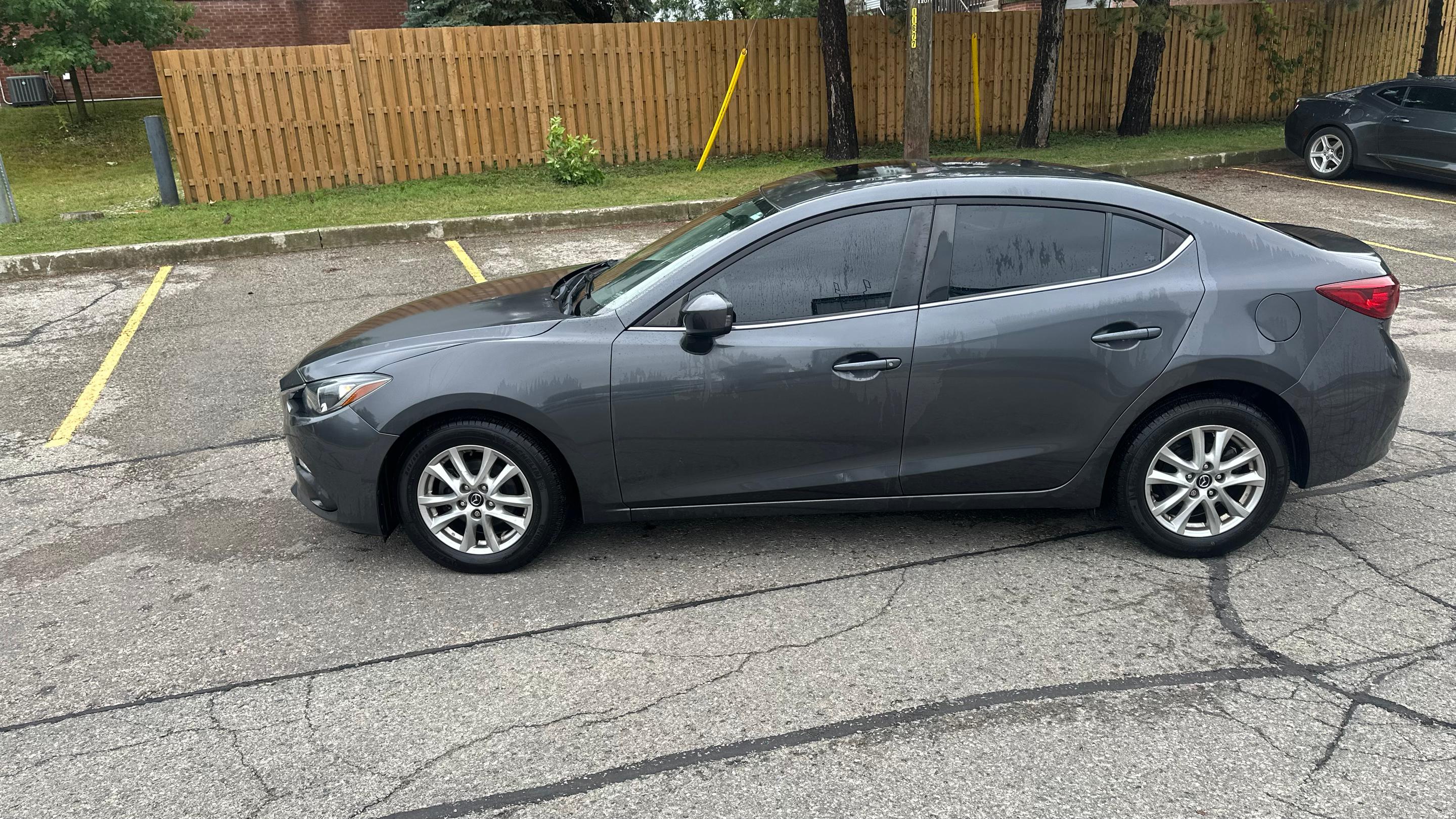 Mazda Mazda3 2016 in Waterloo, ON
