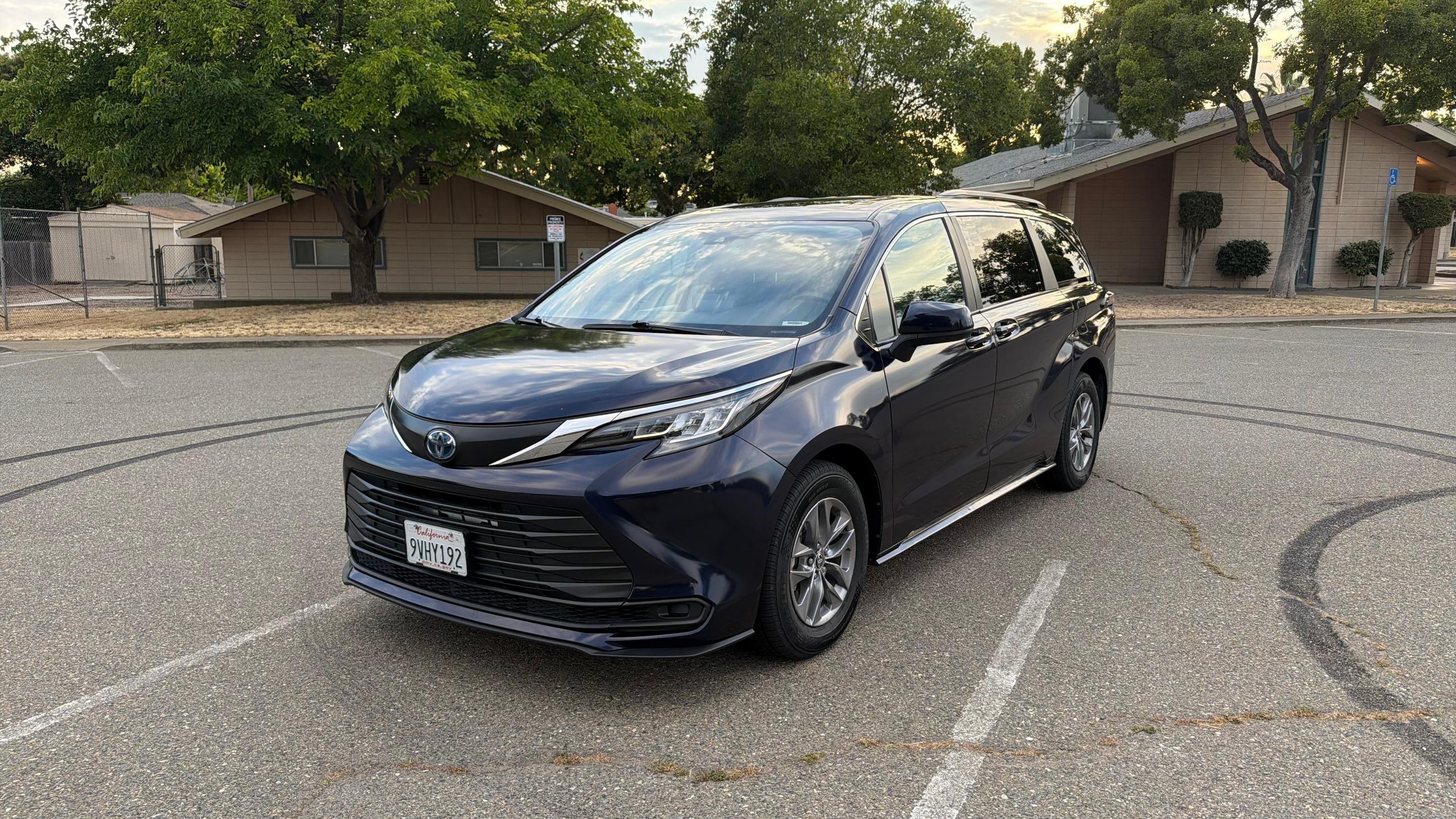 Toyota Sienna 2024 in Citrus Heights, CA
