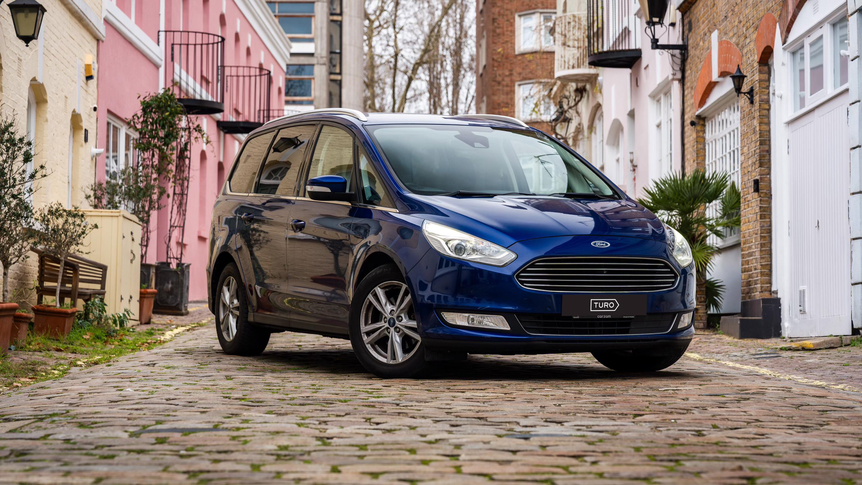 Ford Galaxy 2018 in London