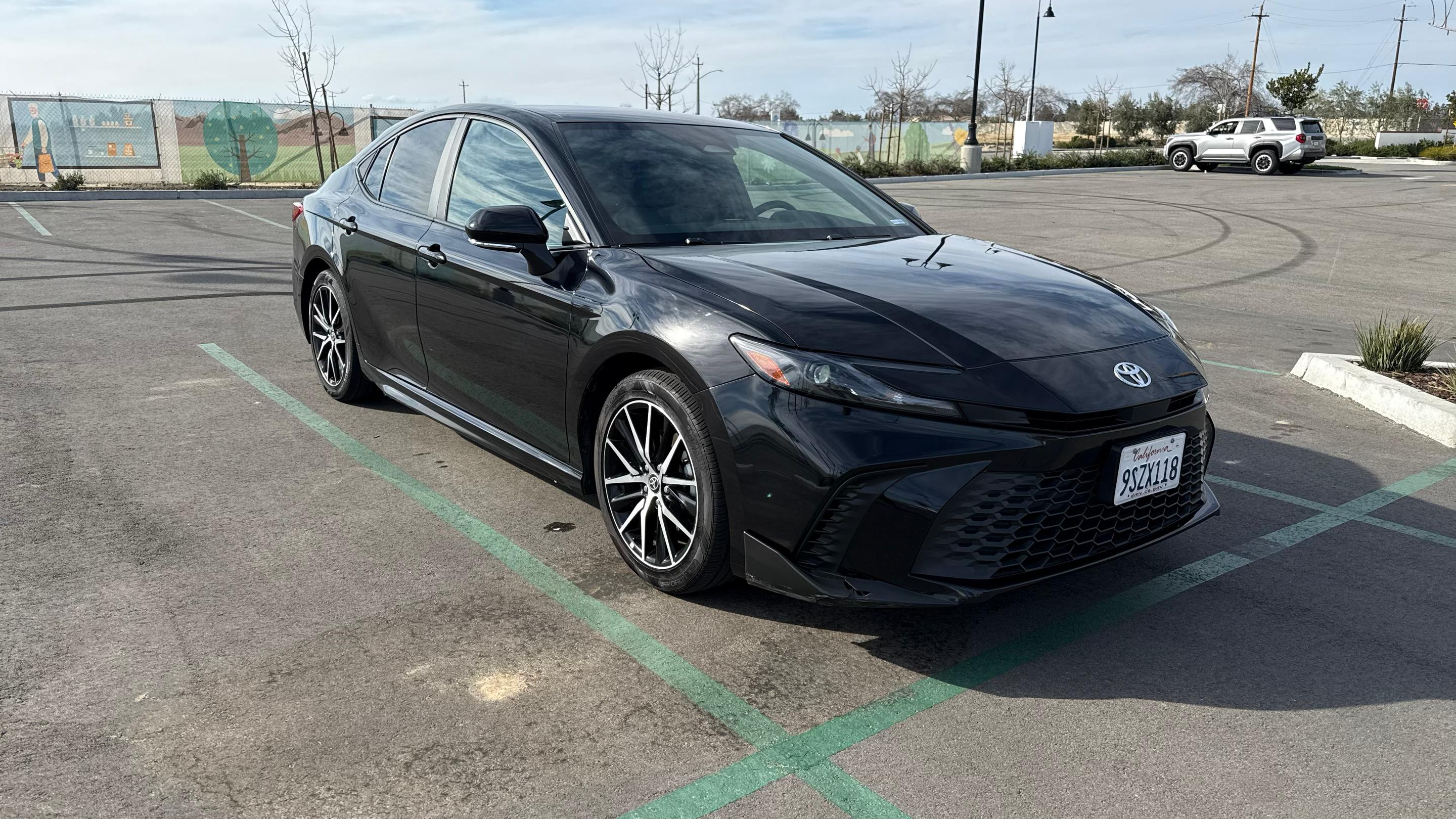 Toyota Camry Hybrid 2025 in Bakersfield, CA