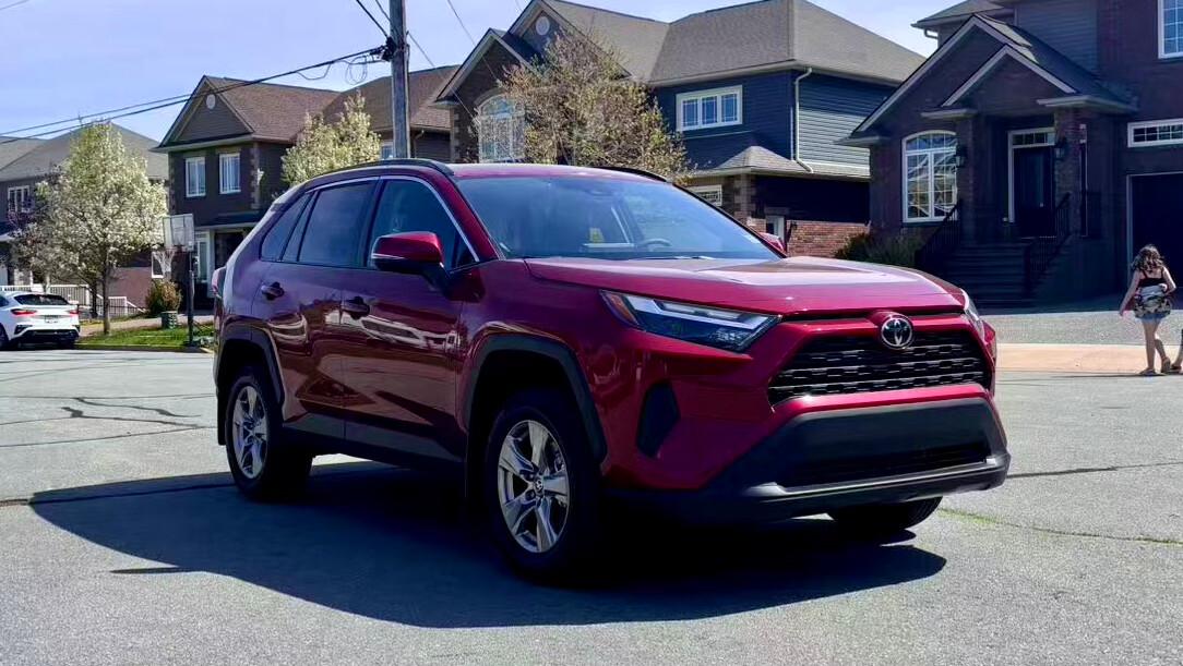 Toyota RAV4 2024 à 