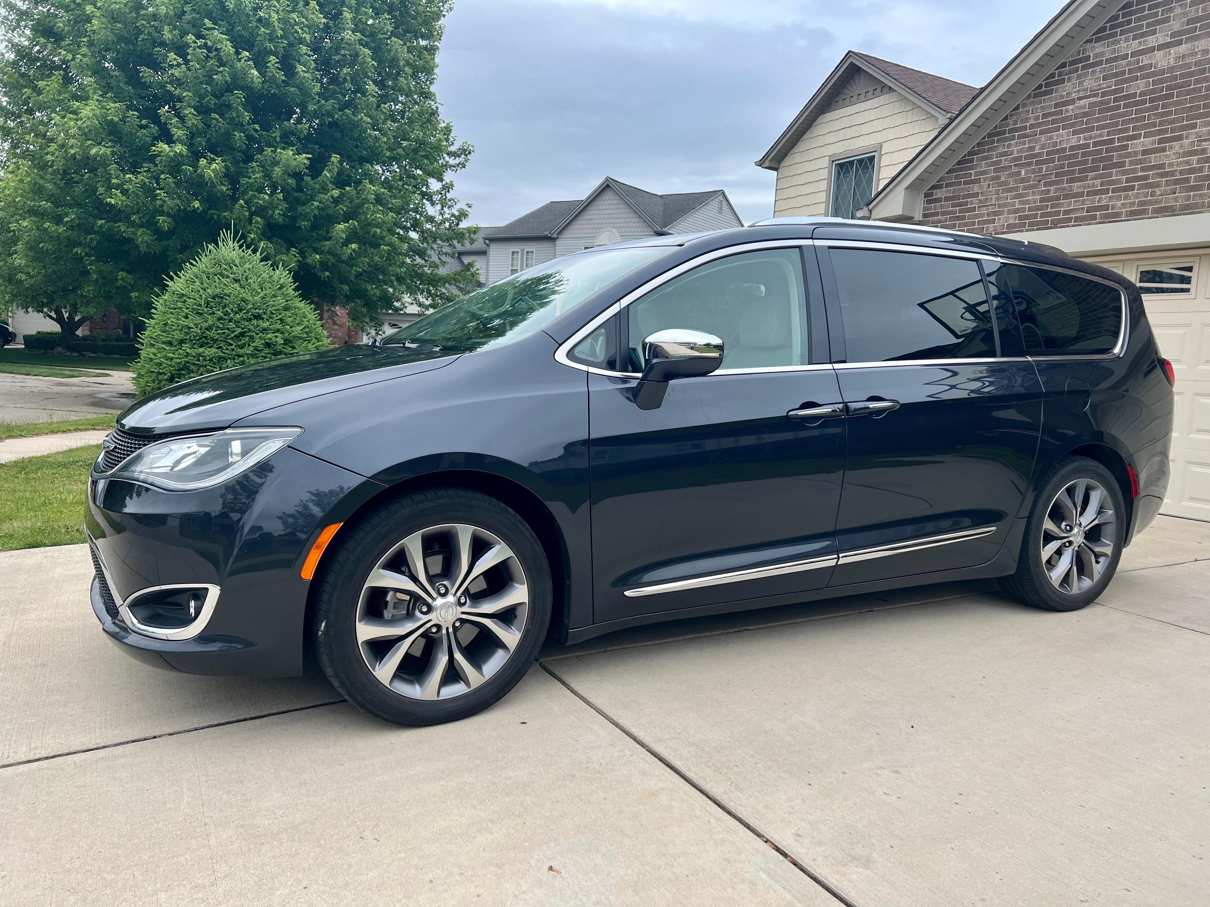 Chrysler Pacifica 2019 in Canton Township, MI
