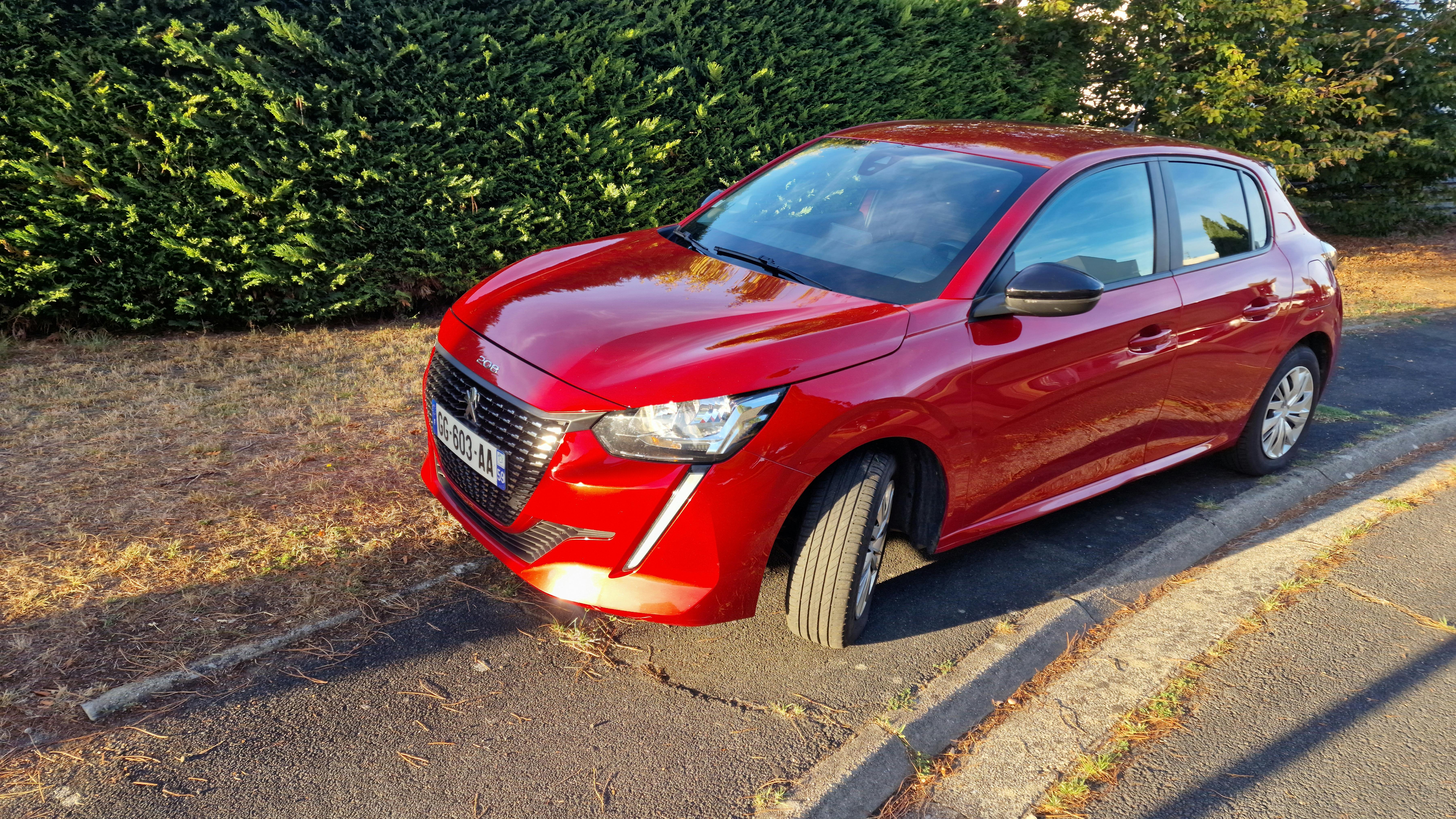 Peugeot 208 2022 à Bordeaux