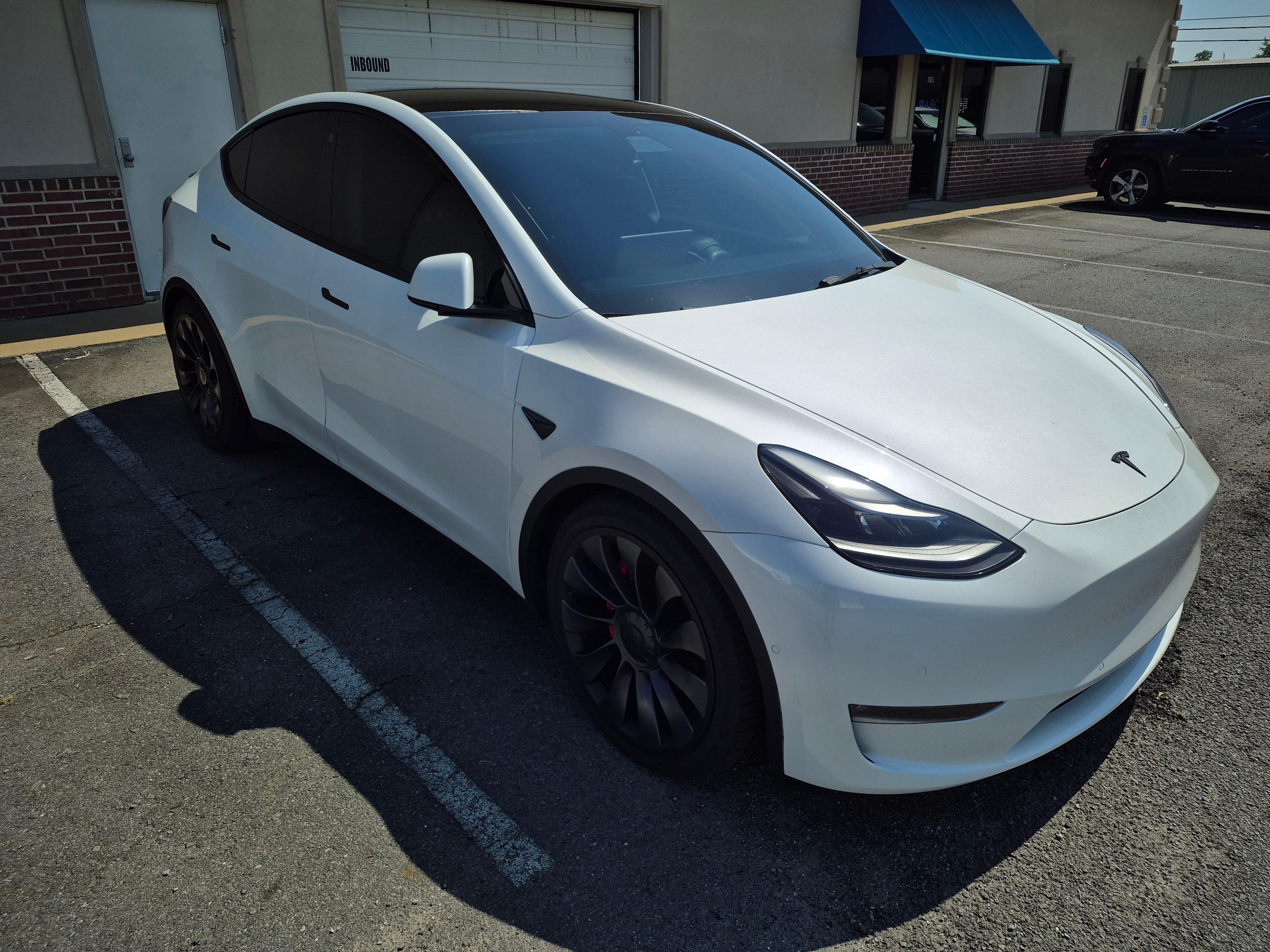 Tesla Model Y 2021 in North Little Rock, AR