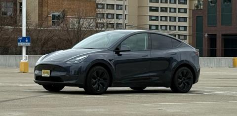 Tesla Model Y 2025