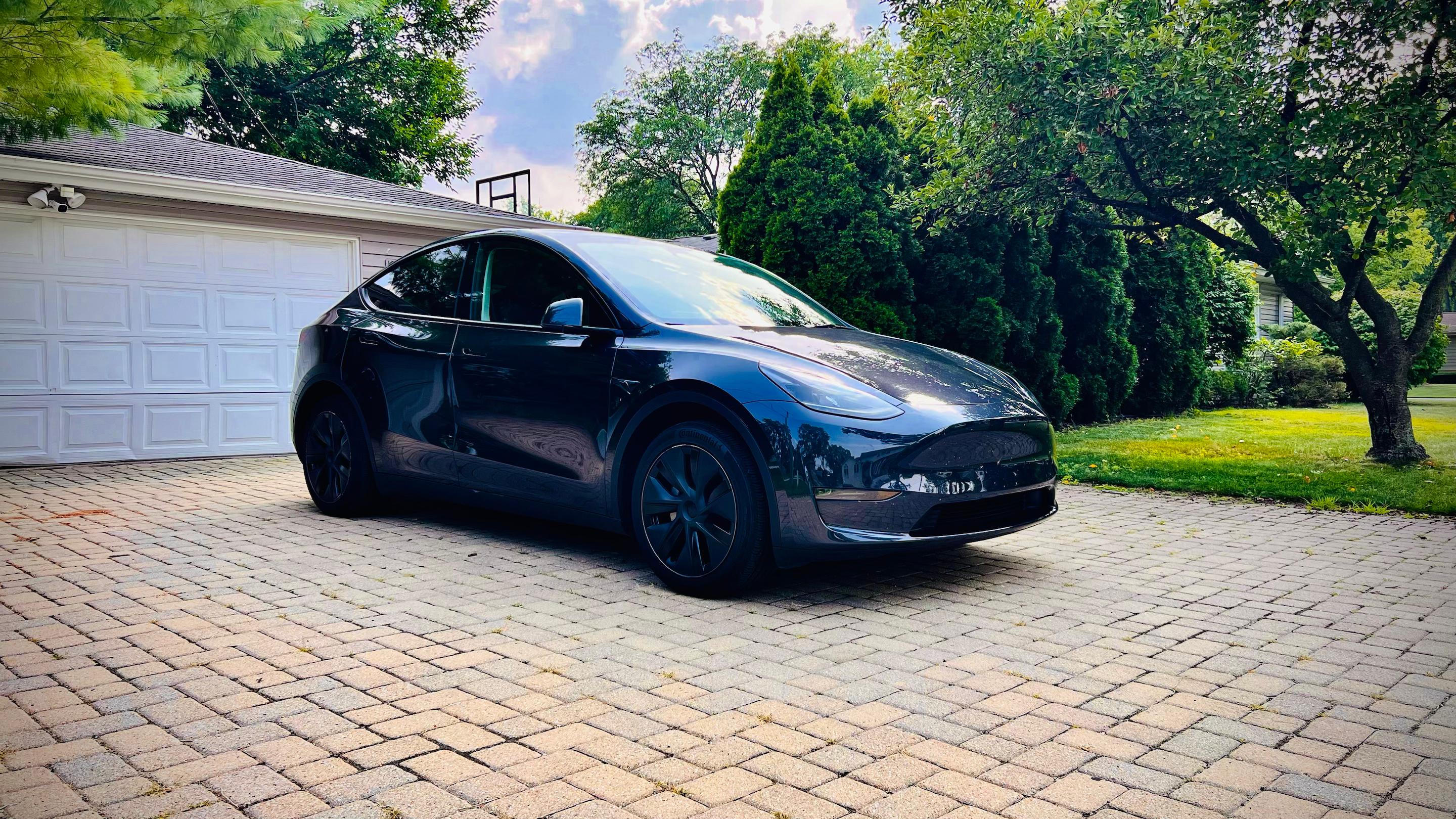 Tesla Model Y 2025 in Arlington Heights, IL