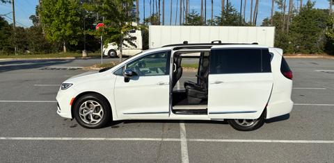 Chrysler Pacifica 2023