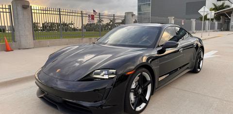 Porsche Taycan 2022