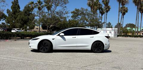 Tesla Model 3 2024
