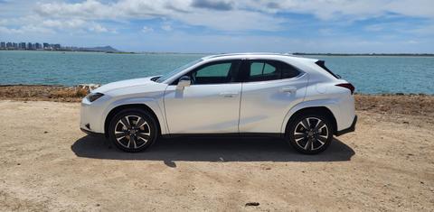 Lexus UX 2024