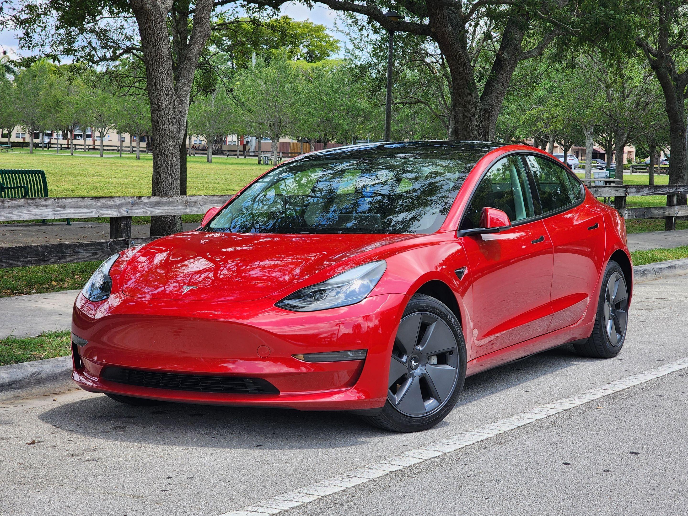 Tesla Model 3 2023 in Tampa, FL