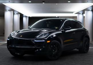 Porsche Macan car