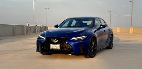 Lexus IS 2025