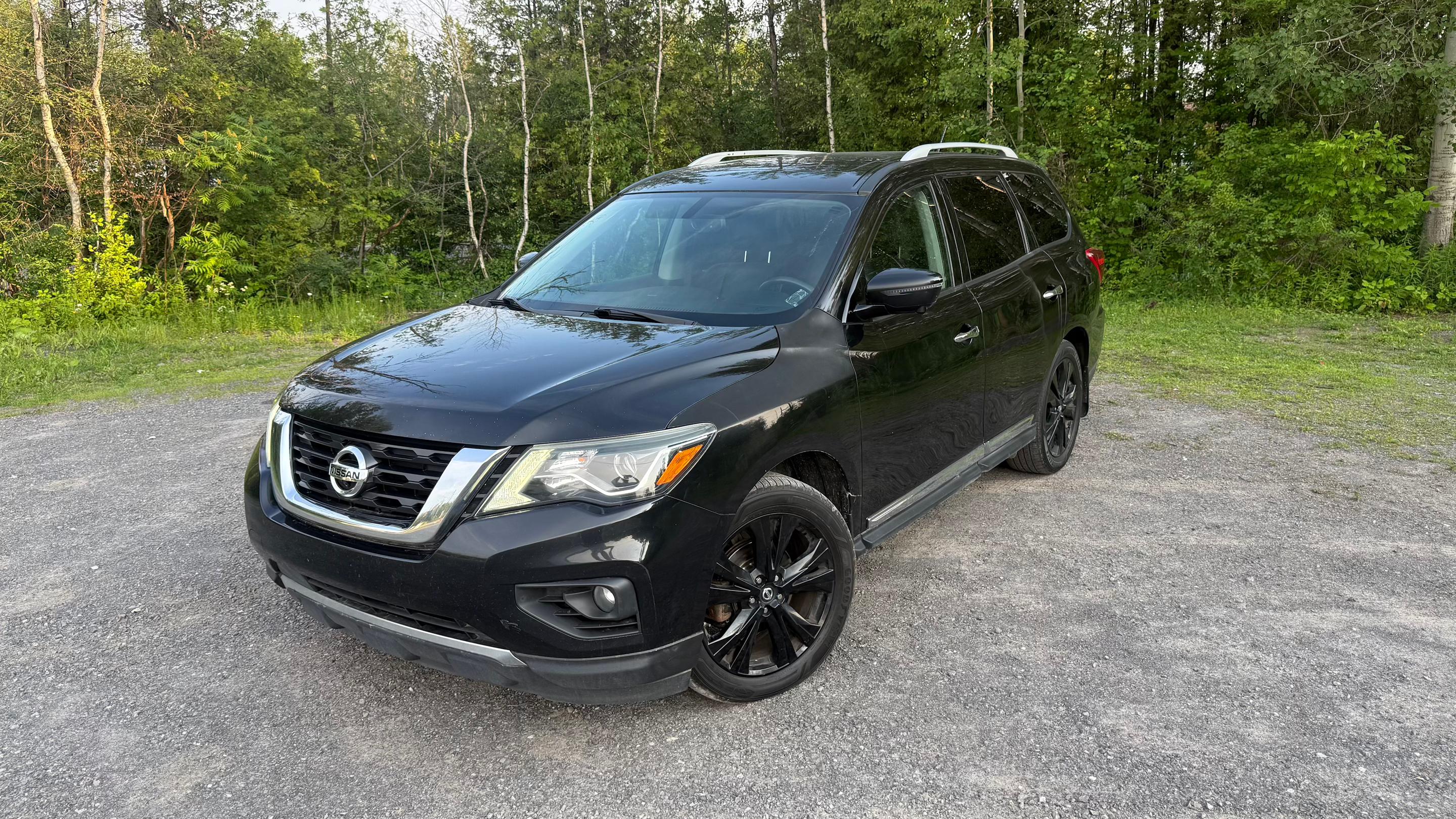 Nissan Pathfinder 2017 in Ottawa, ON