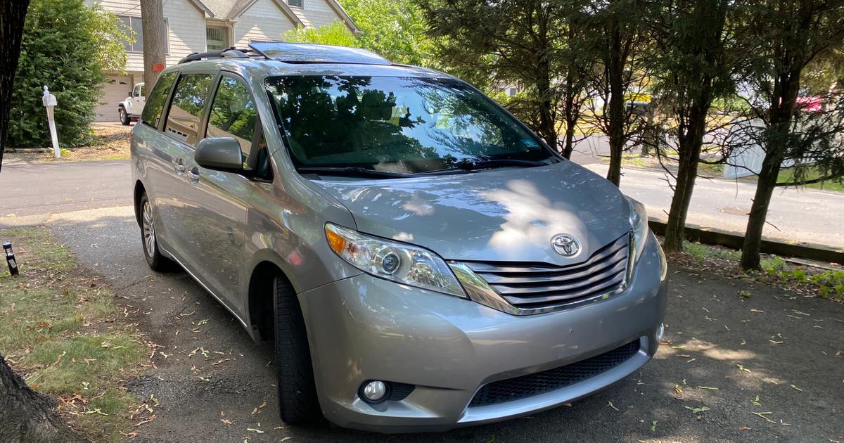Toyota Sienna 2015 rental in Wayne, NJ by Hyper R. Turo