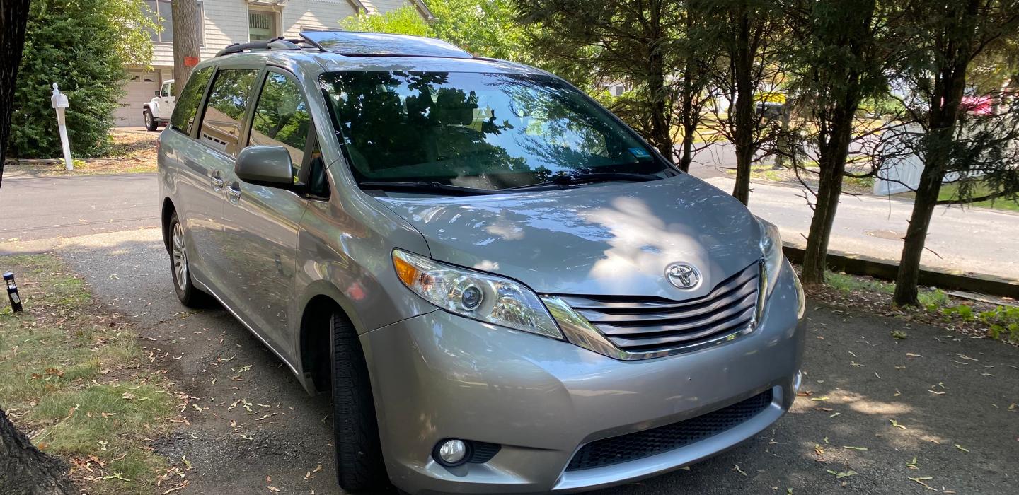 Toyota Sienna 2015 rental in Wayne, NJ by Hyper R. Turo