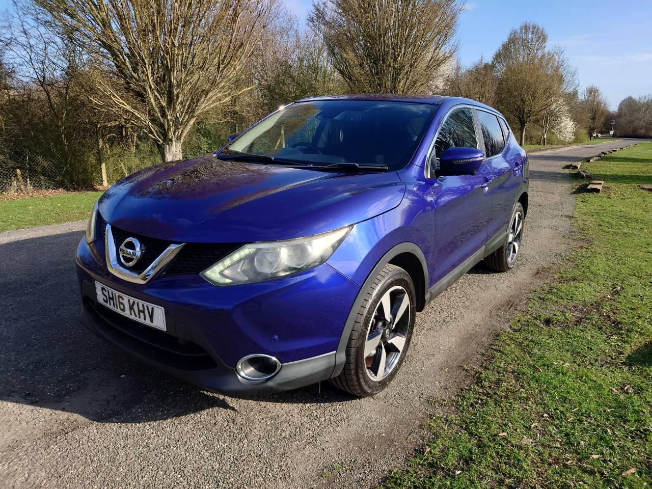 Nissan Qashqai 2016 in Ilford