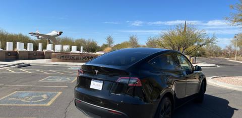 Tesla Model Y 2025