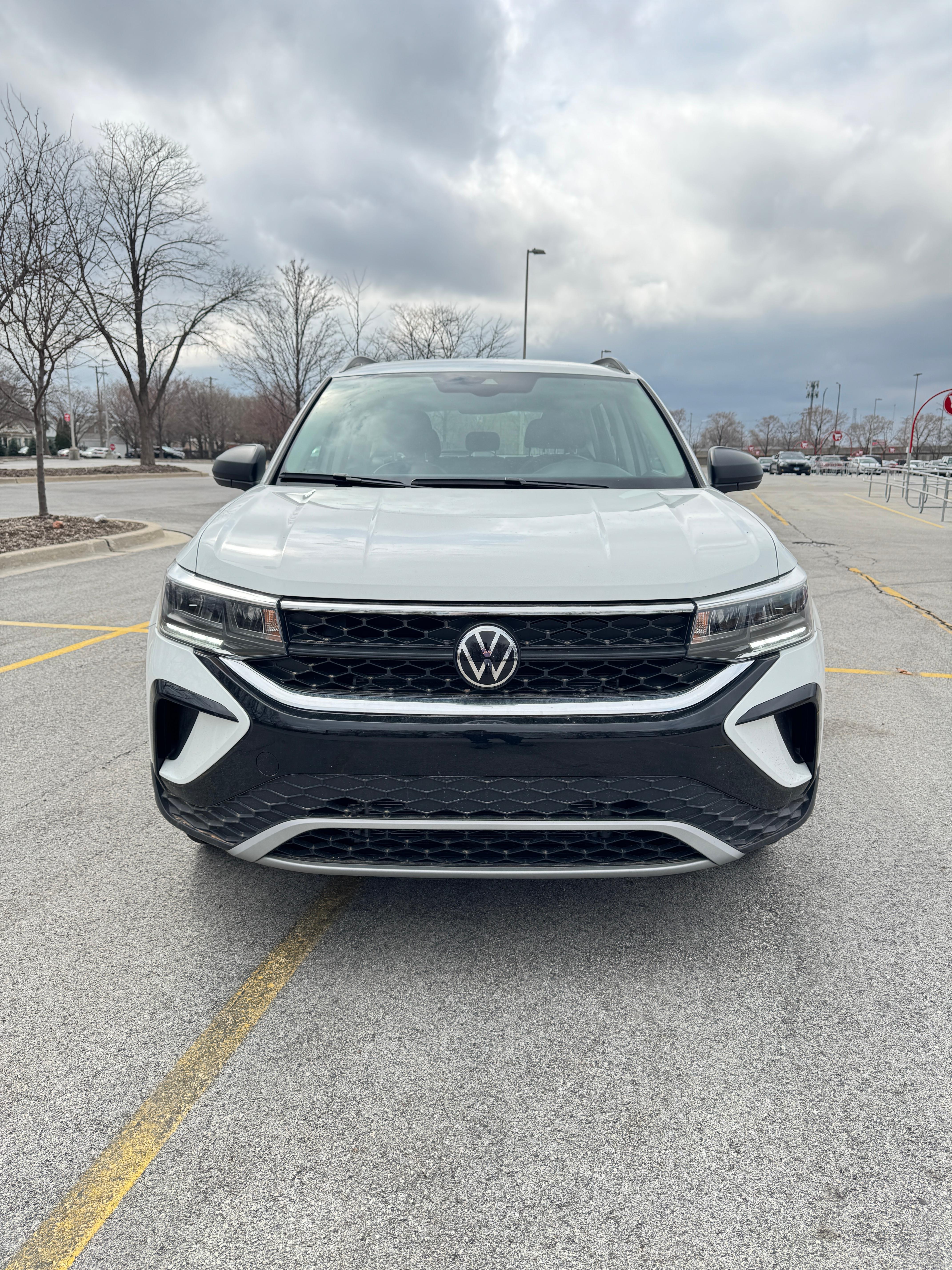 Volkswagen Taos 2024 in Chicago, IL