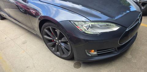 Tesla Model S 2015