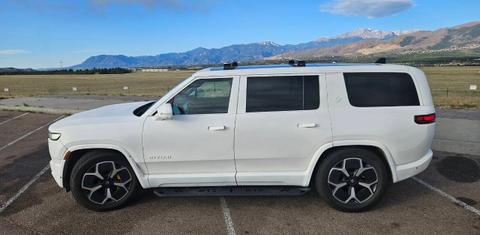 Rivian R1S 2023