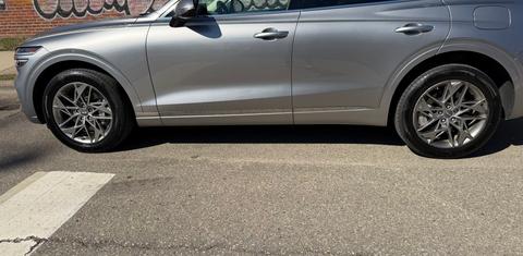 Genesis GV70 2025