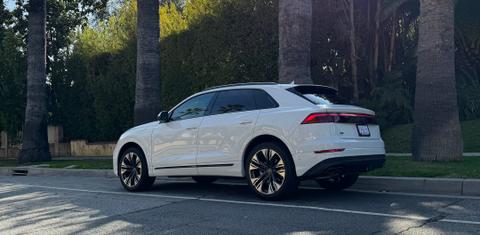 Audi Q8 2025