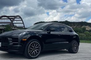 Porsche Macan car