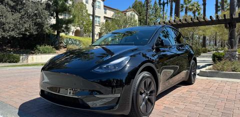 Tesla Model Y 2025