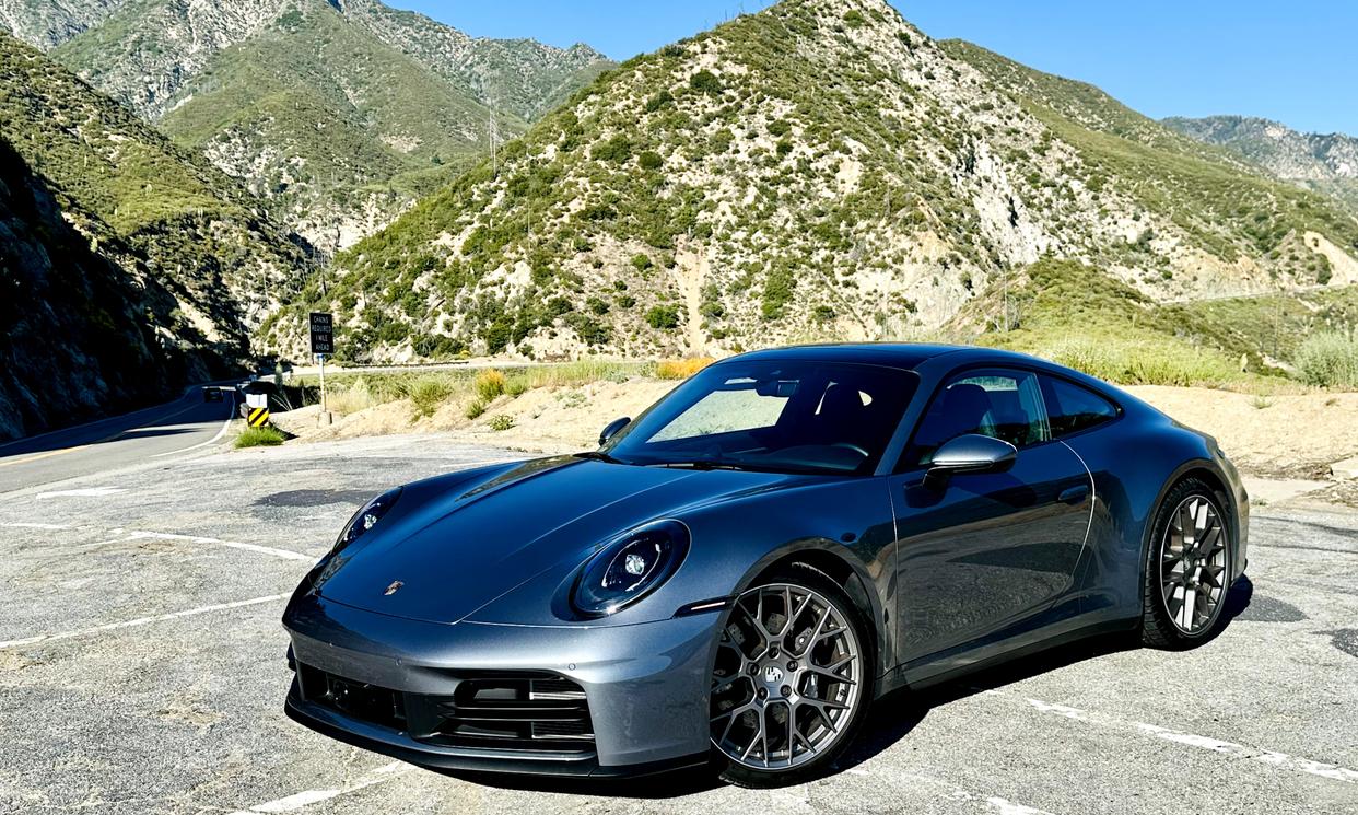 Porsche 911 2025 Carrera