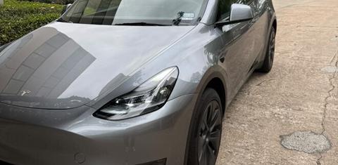 Tesla Model Y 2025