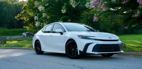 Toyota Camry Hybrid 2025