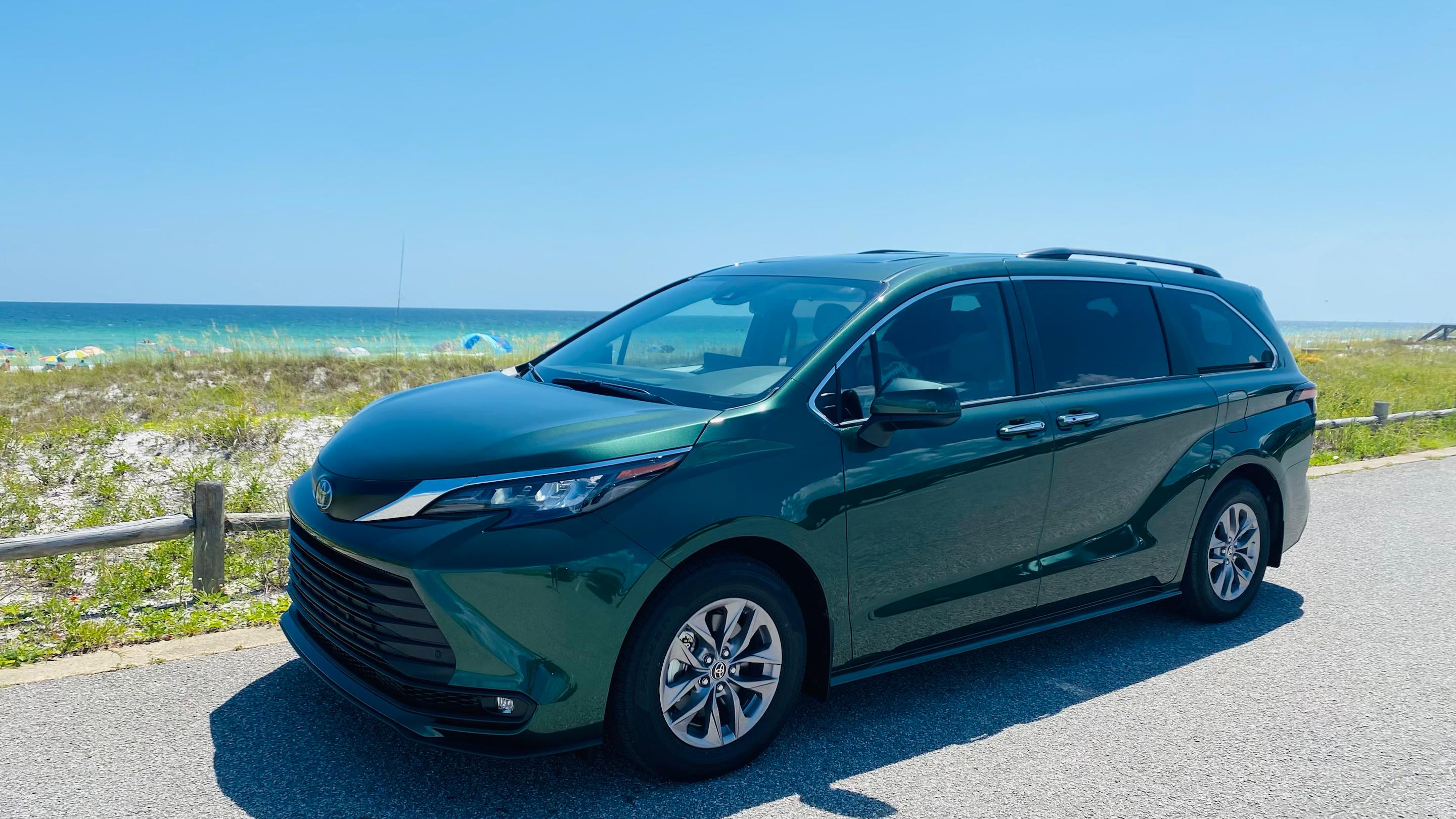 Toyota Sienna 2025 in Niceville, FL