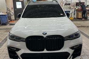 BMW X7 car