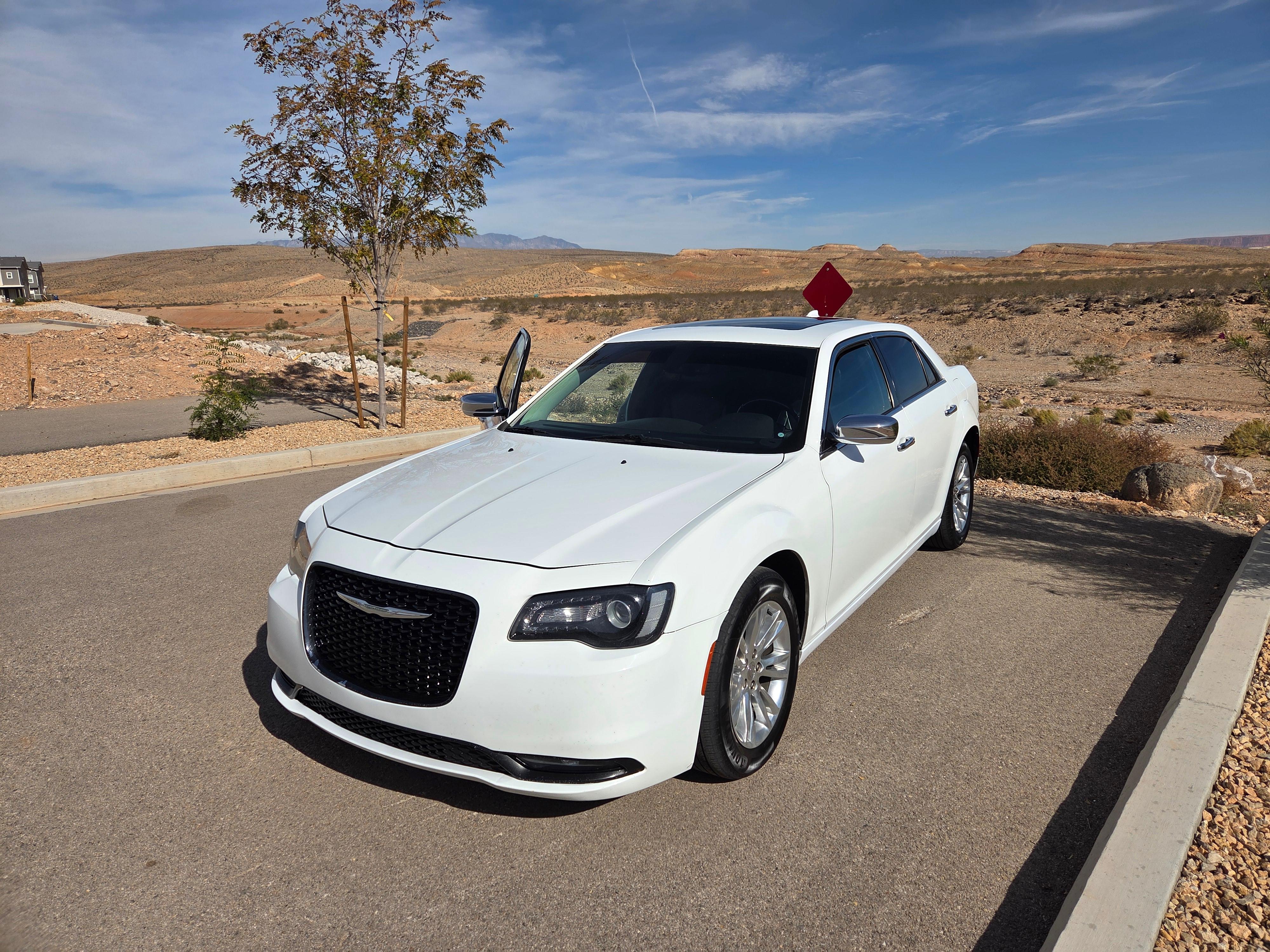 Chrysler 300 2019 in St. George, UT