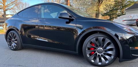 Tesla Model Y 2025