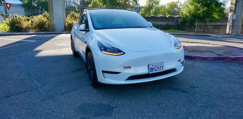 Tesla Model Y 2024