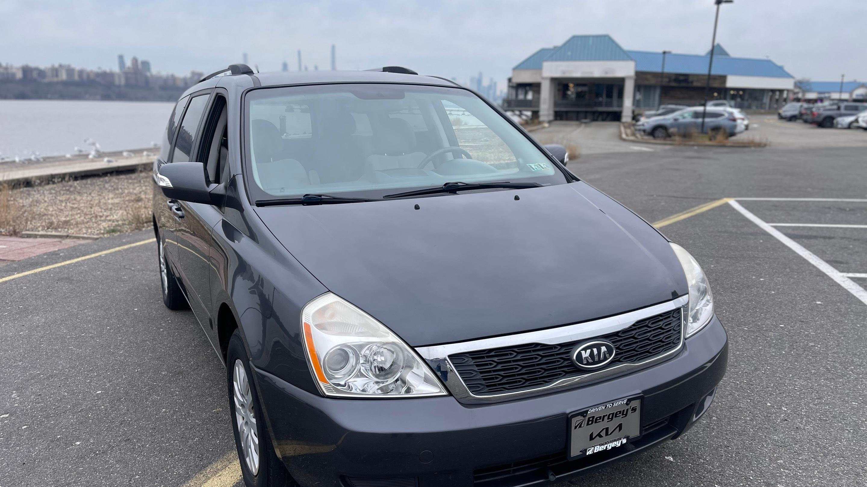 Kia Sedona 2012 in Lyndhurst, NJ