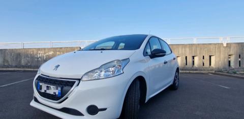 Peugeot 208 2014