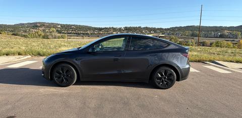 Tesla Model Y 2024