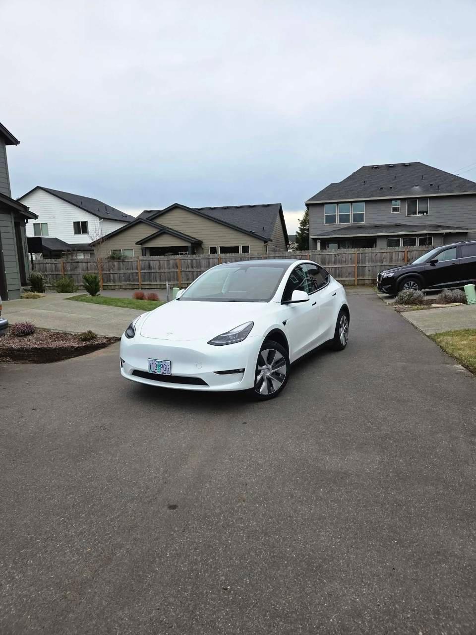 Tesla Model Y 2023 in Vancouver, WA
