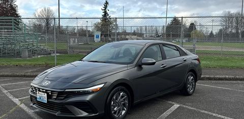Hyundai Elantra 2024