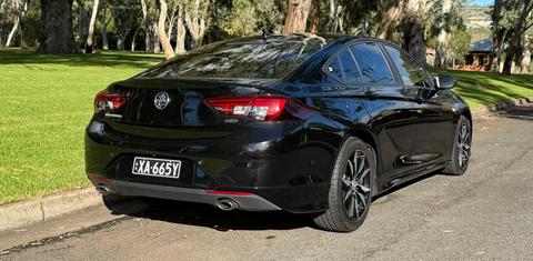 Holden COMMODORE 2018