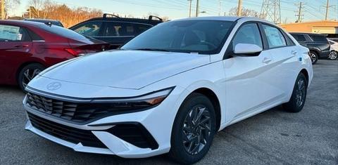 Hyundai Elantra 2024